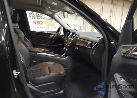 2015 Mercedes-Benz Ml 350 4Matic z USA, uszkodzony, nr VIN 4JGDA5HB8FA480935